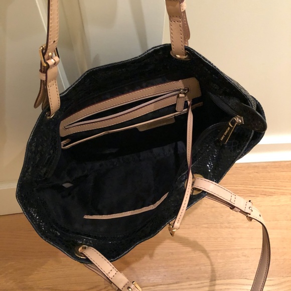 Michael Kors hobo bag in black - Picture 3 of 5